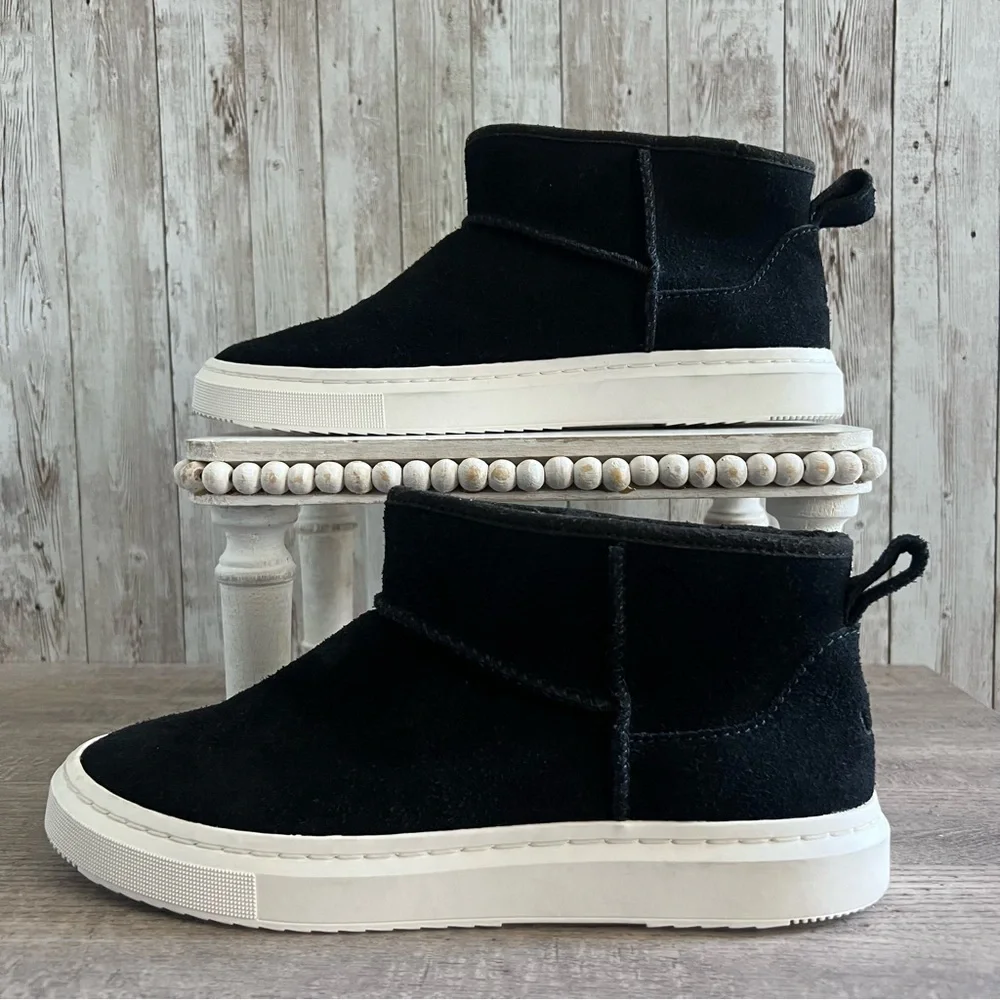 UGG Alameda Mini  Black  Suede Winter Boots Shearling Womens 8